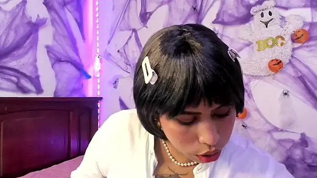 Michluxe 69 online show from October 10, 11:48 pm