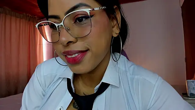 Snapshot of Michluxe_69 chatting on June 25, 9:41 pm Michluxe 69 online show from June 25, 9:41 pm