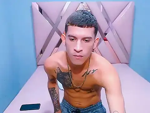 Snapshot of dilan_abraham12 chatting on September 26, 7:40 pm dilan abraham12 online show from September 26, 7:40 pm