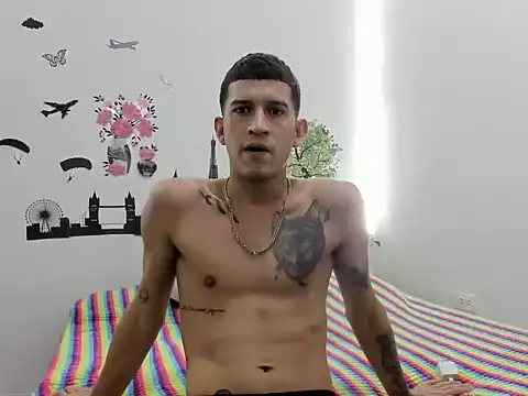 Snapshot of dilan_abraham12 chatting on September 28, 11:43 pm dilan abraham12 online show from September 28, 11:43 pm