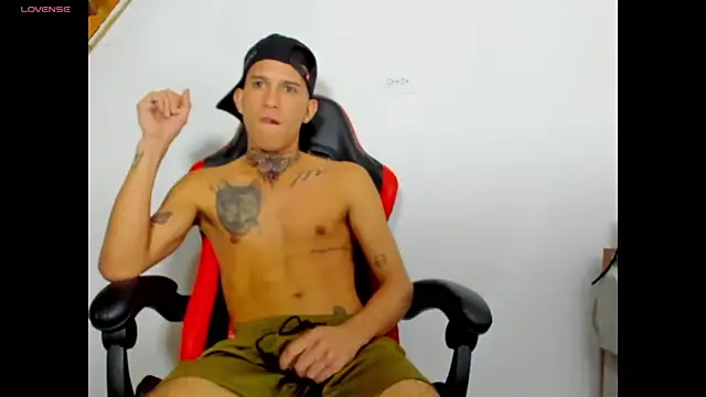 Snapshot of dilan_abraham12 chatting on October 3, 8:44 am dilan abraham12 online show from October 3, 8:44 am