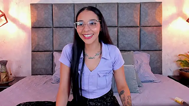 Roseaurora online show from May 4, 12:01 pm