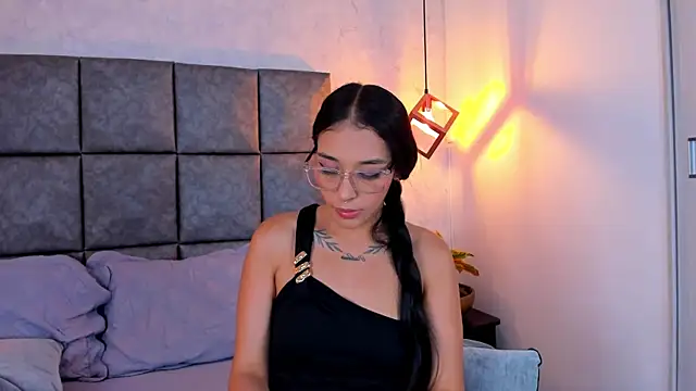Roseaurora online show from May 11, 4:04 pm
