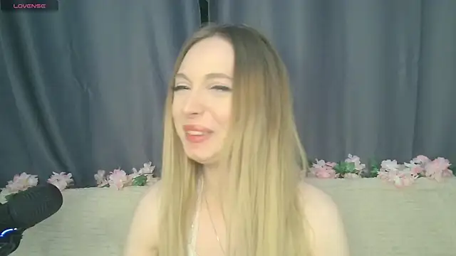 BabbbyFoxxx online show from October 29, 1:41 am