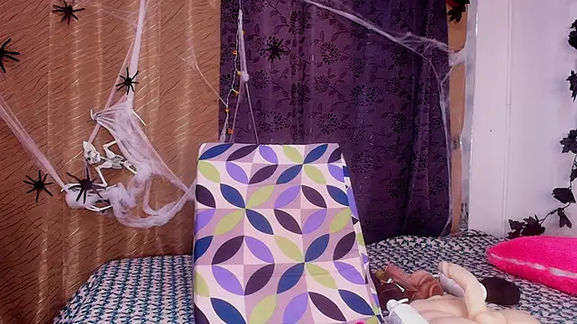 sweegirl69 online show from October 27, 11:58 am