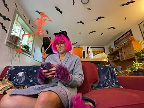 Snapshot of kinkycanner chatting on October 25, 11:43 pm kinkycanner online show from October 25, 11:43 pm