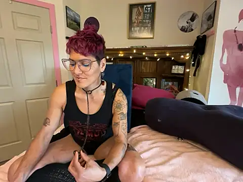 Snapshot of kinkycanner chatting on February 7, 10:13 pm kinkycanner online show from February 7, 10:13 pm