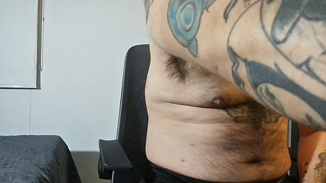 Snapshot of DaddyBear__ chatting on September 23, 2:03 am DaddyBear online show from September 23, 2:03 am