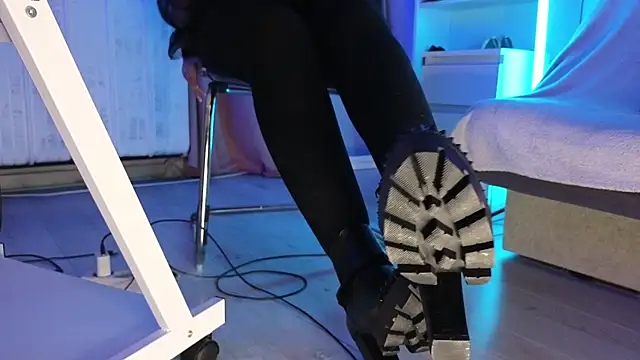 CruelSiren online show from October 29, 8:21 pm