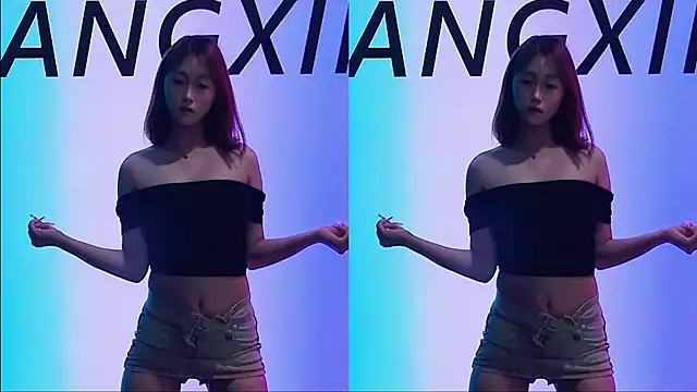 Snapshot of Emeralds_Girls chatting on September 18, 1:18 am Emeralds Girls online show from September 18, 1:18 am