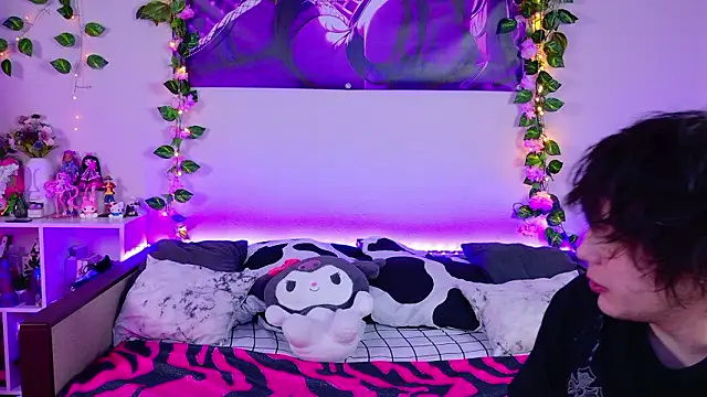 Snapshot of Night_angell69 chatting on February 8, 9:23 am Night angell69 online show from February 8, 9:23 am