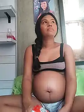 Snapshot of julietta1453 chatting on December 14, 2:44 pm julietta1453 online show from December 14, 2:44 pm