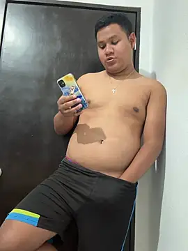 Snapshot of Danimiles chatting on March 22, 5:55 am Danimiles online show from March 22, 5:55 am