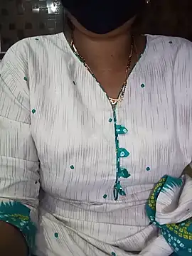 Snapshot of Mee_harini-telugupilla chatting on June 15, 9:55 am Mee harini-telugupilla online show from June 15, 9:55 am