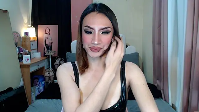 AmandaTheMonsterCock online show from February 4, 12:33 pm