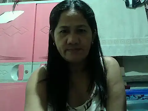 Snapshot of hotmama_063 chatting on October 8, 8:50 pm hotmama 063 online show from October 8, 8:50 pm