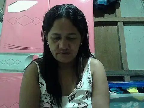 Snapshot of hotmama_063 chatting on October 15, 8:42 pm hotmama 063 online show from October 15, 8:42 pm