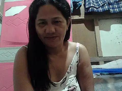 Snapshot of hotmama_063 chatting on October 28, 8:55 pm hotmama 063 online show from October 28, 8:55 pm