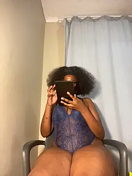 Moonzy77 online show from September 30, 5:40 pm