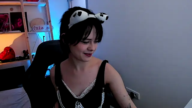 Snapshot of Sima_Wendy chatting on February 6, 7:12 am Sima Wendy online show from February 6, 7:12 am