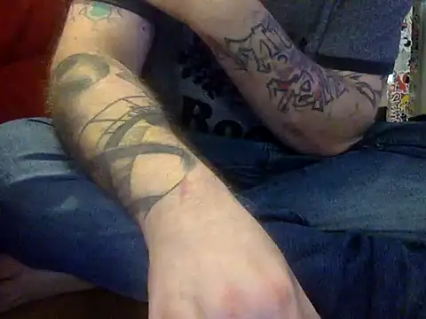 Snapshot of edger4lif3 chatting on October 7, 3:20 pm edger4lif3 online show from October 7, 3:20 pm