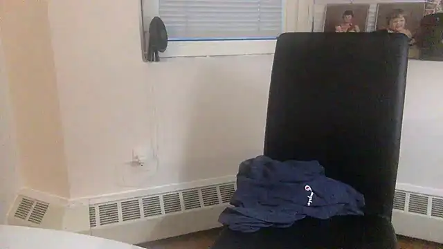 Snapshot of edger4lif3 chatting on October 31, 9:38 pm edger4lif3 online show from October 31, 9:38 pm