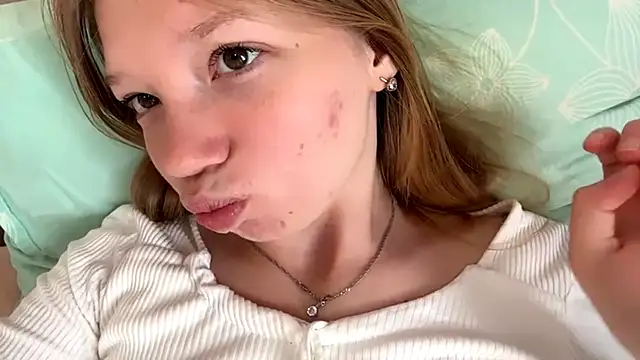 Snapshot of Sweet_horizon chatting on September 24, 5:22 am Sweet horizon online show from September 24, 5:22 am