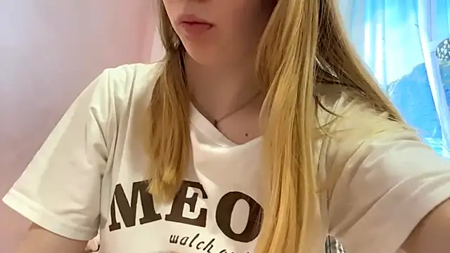 Snapshot of Sweet_horizon chatting on October 12, 5:28 am Sweet horizon online show from October 12, 5:28 am