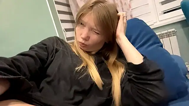 Snapshot of Sweet_horizon chatting on October 15, 8:09 pm Sweet horizon online show from October 15, 8:09 pm