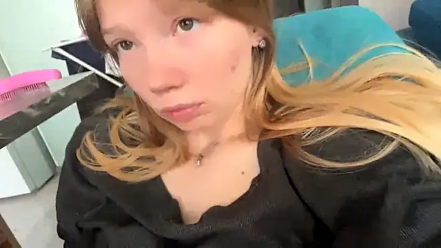 Snapshot of Sweet_horizon chatting on October 16, 8:15 am Sweet horizon online show from October 16, 8:15 am