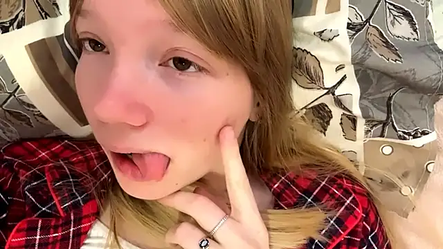 Snapshot of Sweet_horizon chatting on October 17, 5:10 am Sweet horizon online show from October 17, 5:10 am