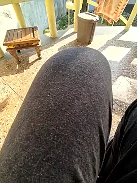 Snapshot of kkkk1882 chatting on December 4, 6:12 am kkkk1882 online show from December 4, 6:12 am