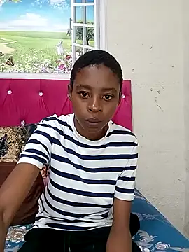 SweetSlenderChoc online show from May 17, 1:58 am