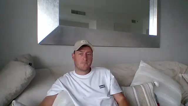 Londonlad818 online show from April 10, 4:44 pm