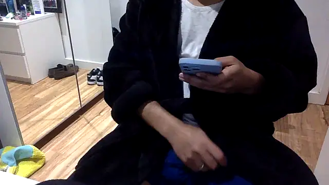 Snapshot of Whatevrr chatting on October 20, 10:54 pm Whatevrr online show from October 20, 10:54 pm