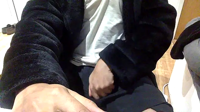 Snapshot of Whatevrr chatting on October 25, 10:48 pm Whatevrr online show from October 25, 10:48 pm