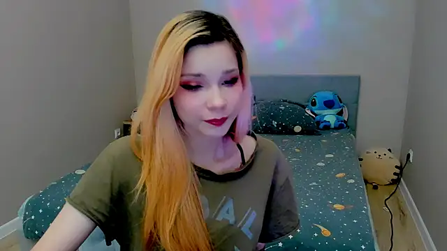 Kitten Alissa online show from October 2, 6:15 pm