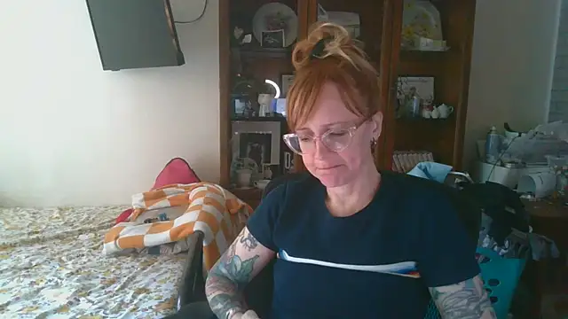 Snapshot of vintagelorraine chatting on September 9, 3:55 pm vintagelorraine online show from September 9, 3:55 pm