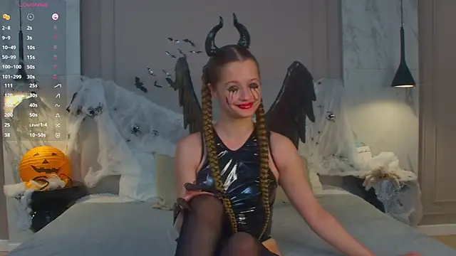 Snapshot of Mary_Parksy chatting on October 31, 5:36 pm Mary Parksy online show from October 31, 5:36 pm