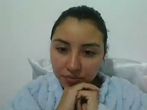 Snapshot of _Romilly_ chatting on April 11, 2:27 am Romilly online show from April 11, 2:27 am