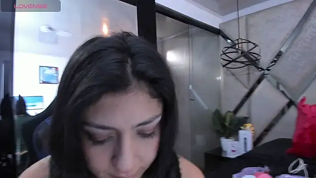 Ely09  online show from April 28, 9:09 pm