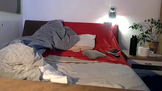 EdelHolz91 online show from October 3, 5:37 am