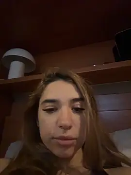 Snapshot of ItalianGirl chatting on March 24, 7:52 pm ItalianGirl online show from March 24, 7:52 pm