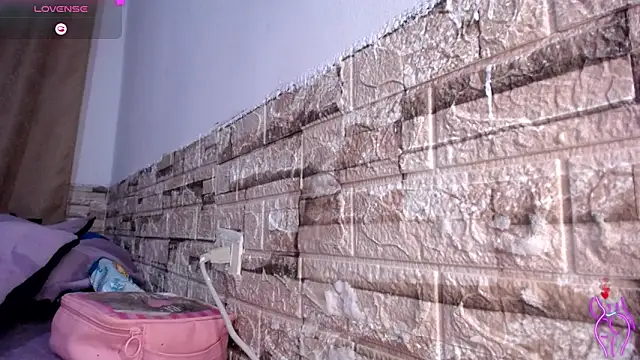 Snapshot of Bicky_24 chatting on March 16, 9:24 am Bicky 24 online show from March 16, 9:24 am