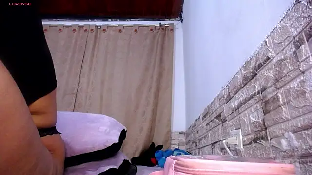 Snapshot of Bicky_24 chatting on March 19, 11:03 am Bicky 24 online show from March 19, 11:03 am