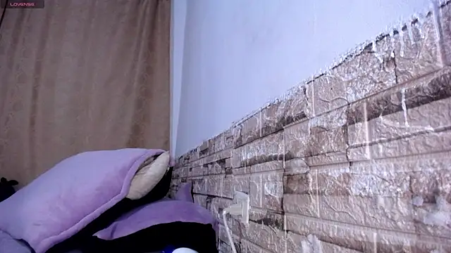 Snapshot of Bicky_24 chatting on April 1, 8:26 am Bicky 24 online show from April 1, 8:26 am