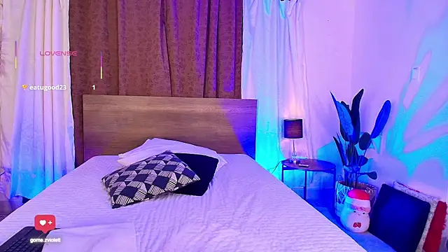 Snapshot of ViolettGomez_93 chatting on March 30, 4:13 am ViolettGomez 93 online show from March 30, 4:13 am