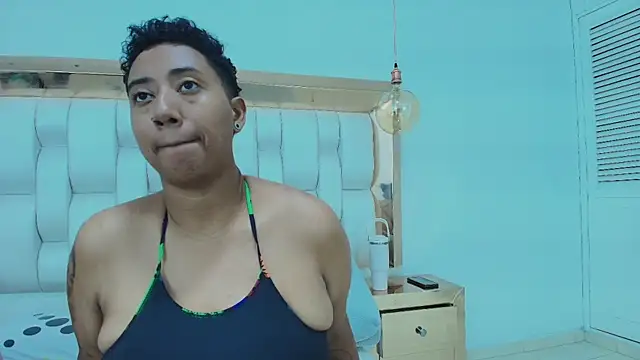 Snapshot of TiffantyAndStacy chatting on October 1, 7:31 pm TiffantyAndStacy online show from October 1, 7:31 pm