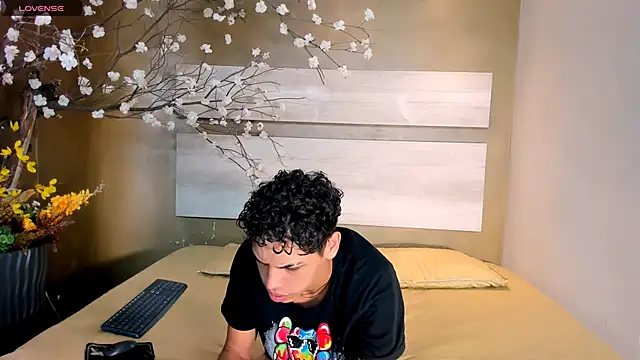 Mycandyfor You online show from September 28, 2:33 pm