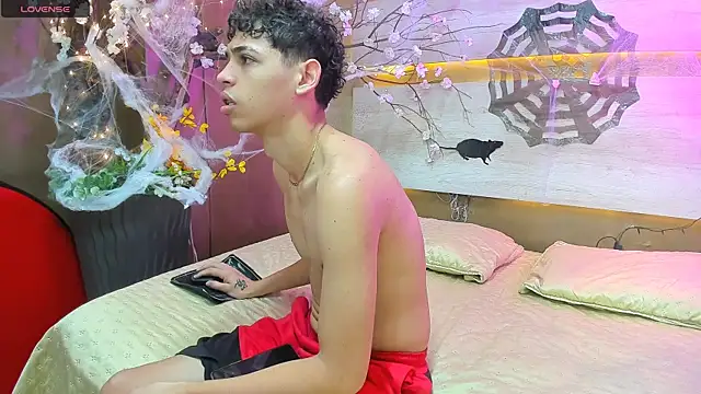 Mycandyfor You online show from October 24, 7:10 pm